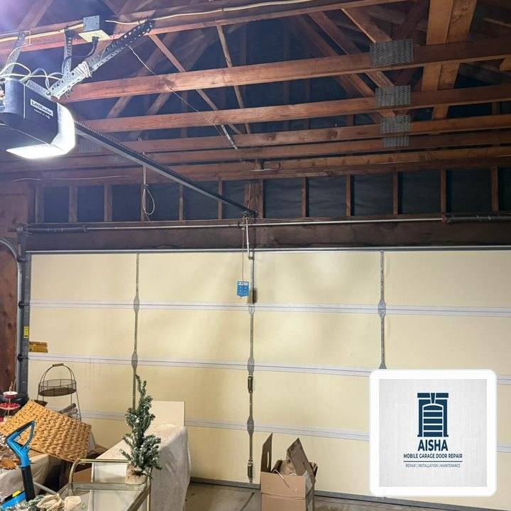 Aisha Mobile Garage Door Repair Dispatch in Hamilton (Wenham Area): Heavy-Duty EPDM Perimeter & Bottom Seal Weatherproofing - Hamilton, MA